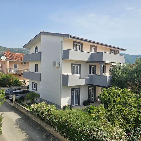 Apartmani Dianna Kastela Bagian luar foto