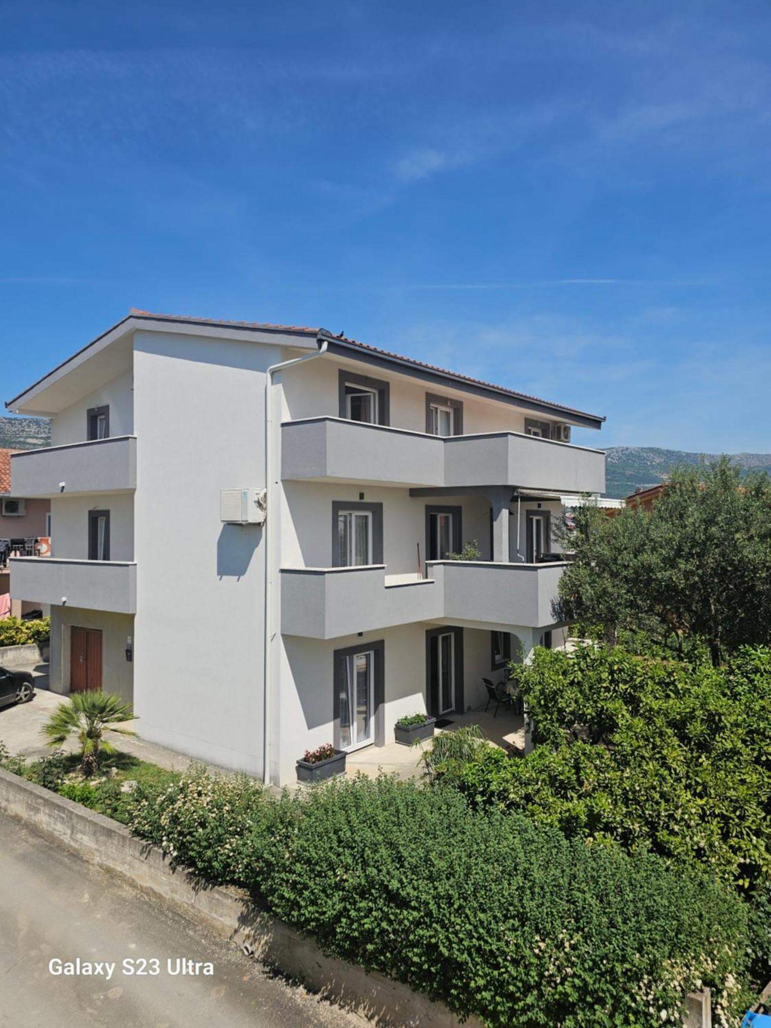Apartmani Dianna Kastela Bagian luar foto