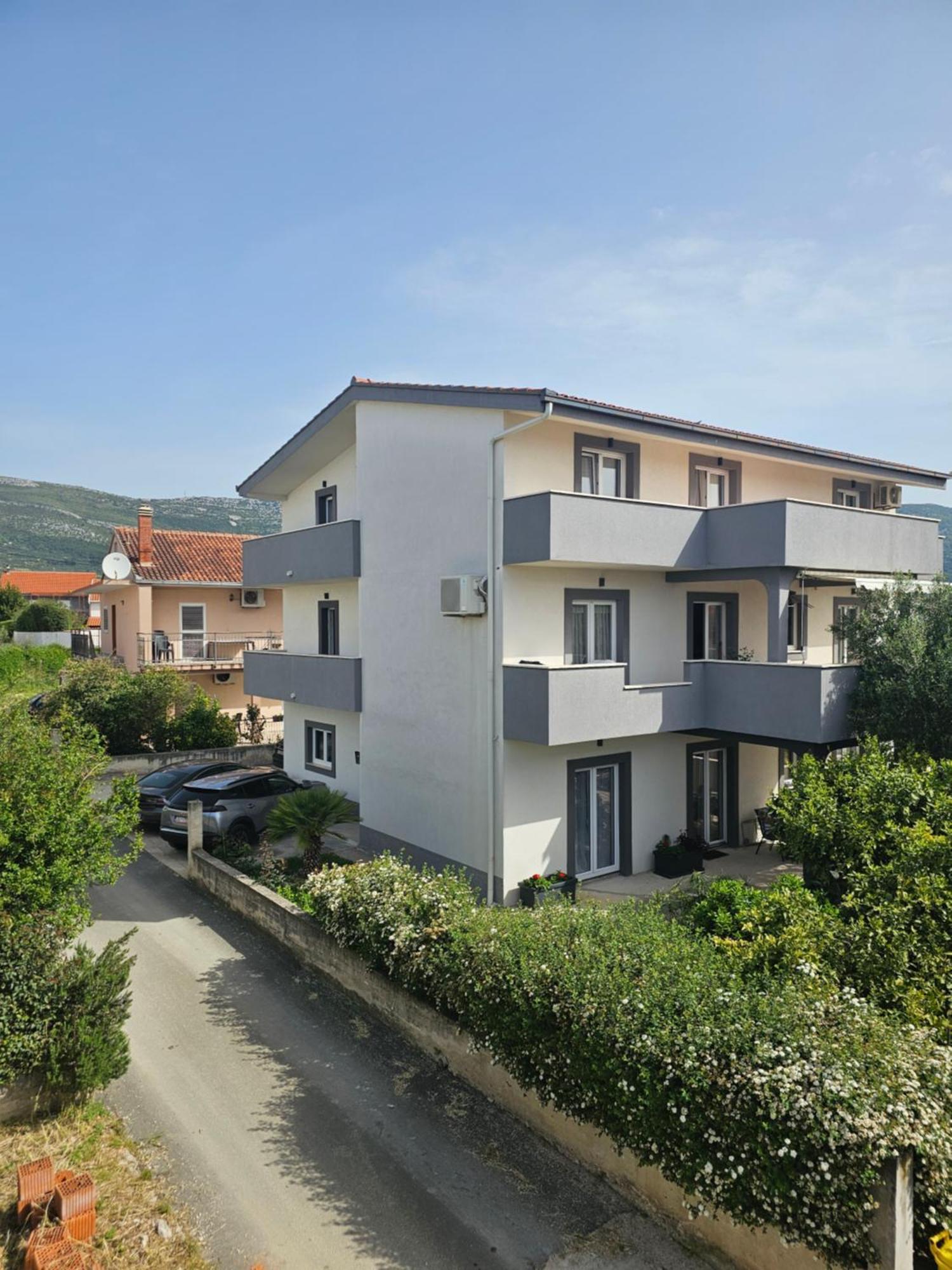 Apartmani Dianna Kastela Bagian luar foto